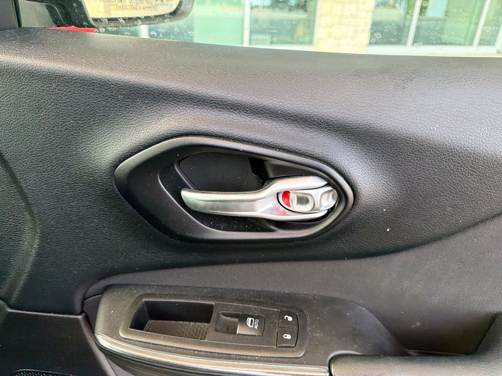Used 2016 Jeep Cherokee Latitude FWD image 21
