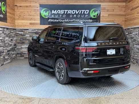 Used 2023 Jeep Wagoneer Series III w/ Preferred Equipment Group AWD/4WD image 7