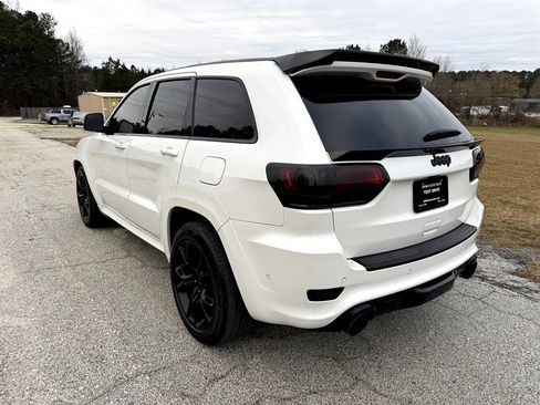 Used 2017 Jeep Grand Cherokee SRT image 10
