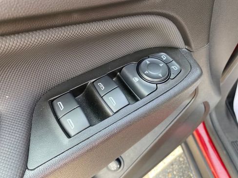 Used 2022 Chevrolet Equinox RS w/ LPO, Cargo Package FWD image 17