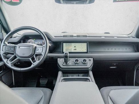 Used 2023 Land Rover Defender 90 X-Dynamic SE image 18
