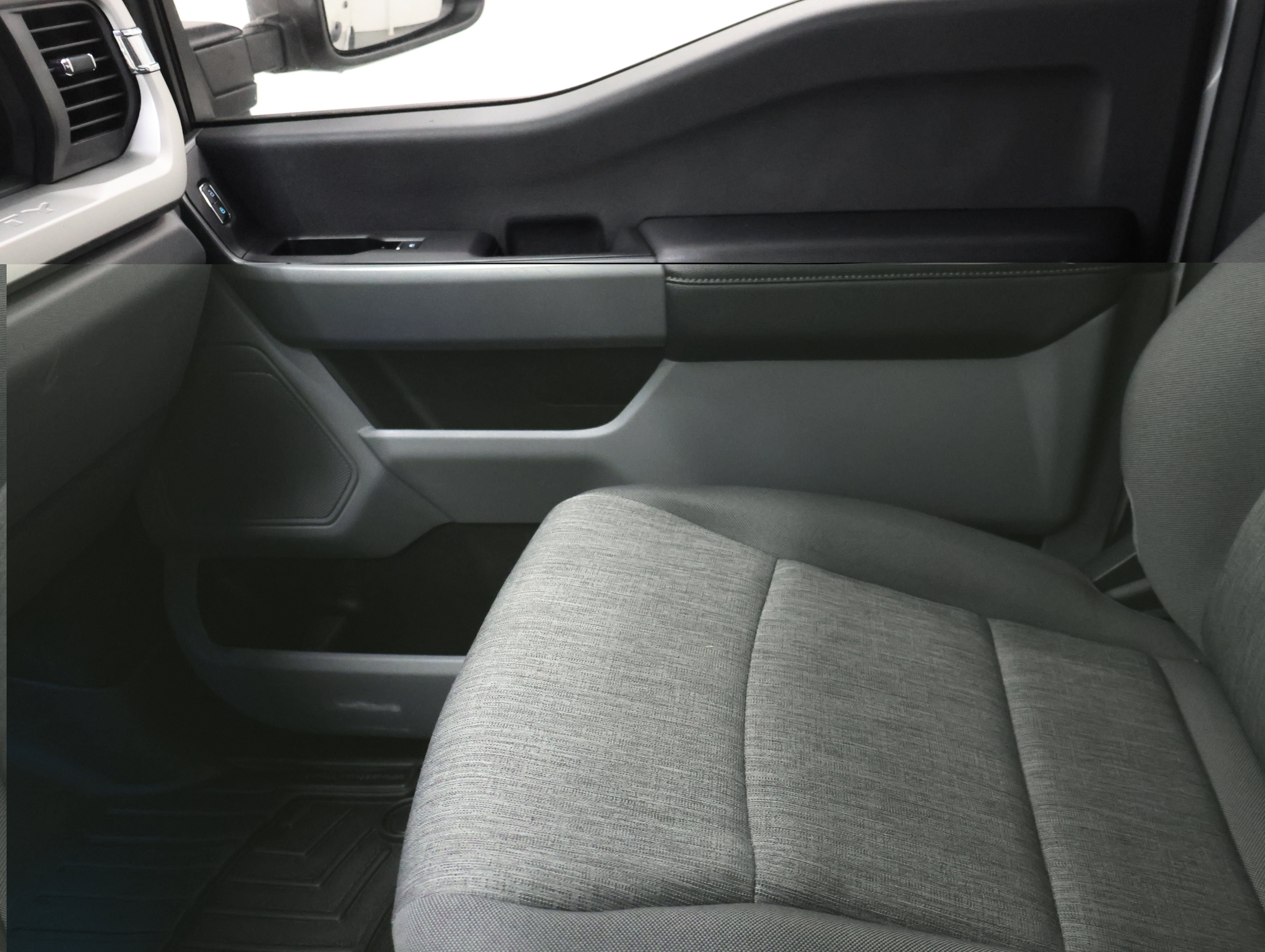 Used 2023 Ford F250 XL w/ STX Appearance Package AWD/4WD image 13