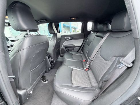 Used 2025 Jeep Compass Latitude AWD/4WD image 25
