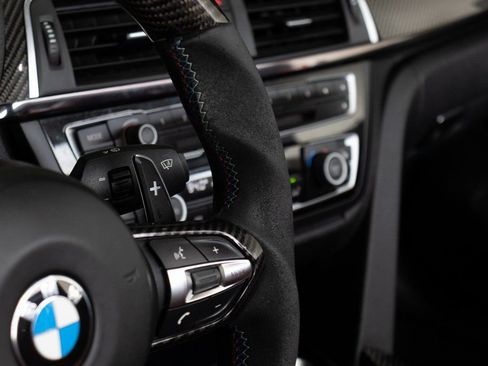 Used 2016 BMW M4 Convertible image 32