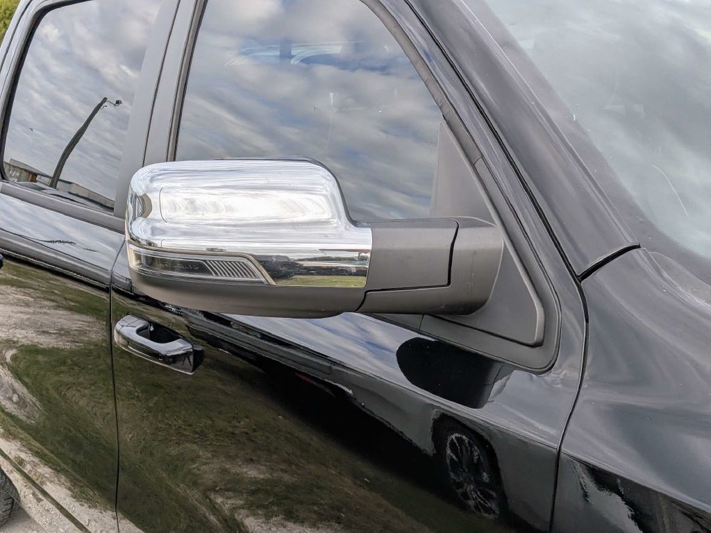 Used 2025 RAM 1500 Laramie AWD/4WD image 11