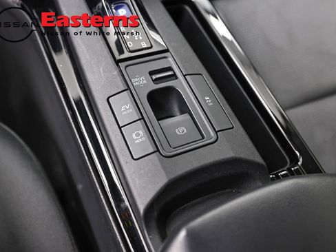 Used 2023 Toyota Prius LE FWD image 19