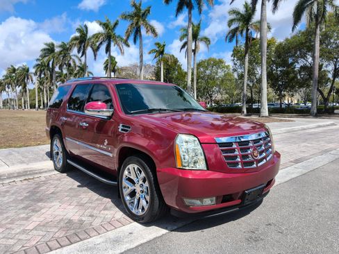 Used 2007 Cadillac Escalade AWD image 1