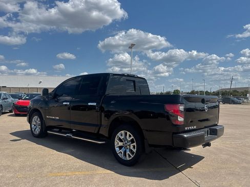 Used 2020 Nissan Titan SL w/ Moonroof Package RWD image 15