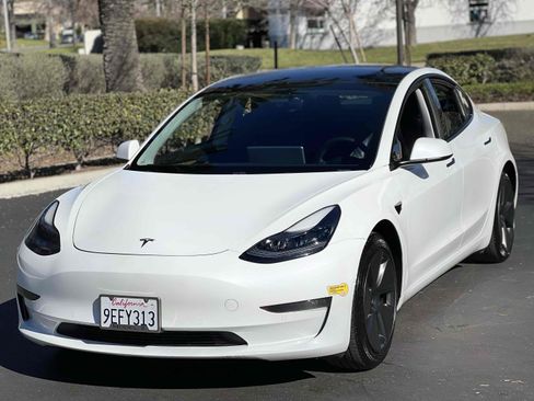 Used 2021 Tesla Model 3 Standard Range Plus image 20