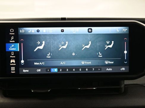 Used 2024 Jeep Wrangler Unlimited image 20