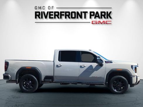 Used 2026 GMC Sierra 2500 AT4 w/ AT4 Premium Plus Package AWD/4WD image 2