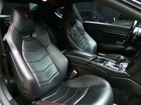 Used 2015 Maserati GranTurismo Sport image 26