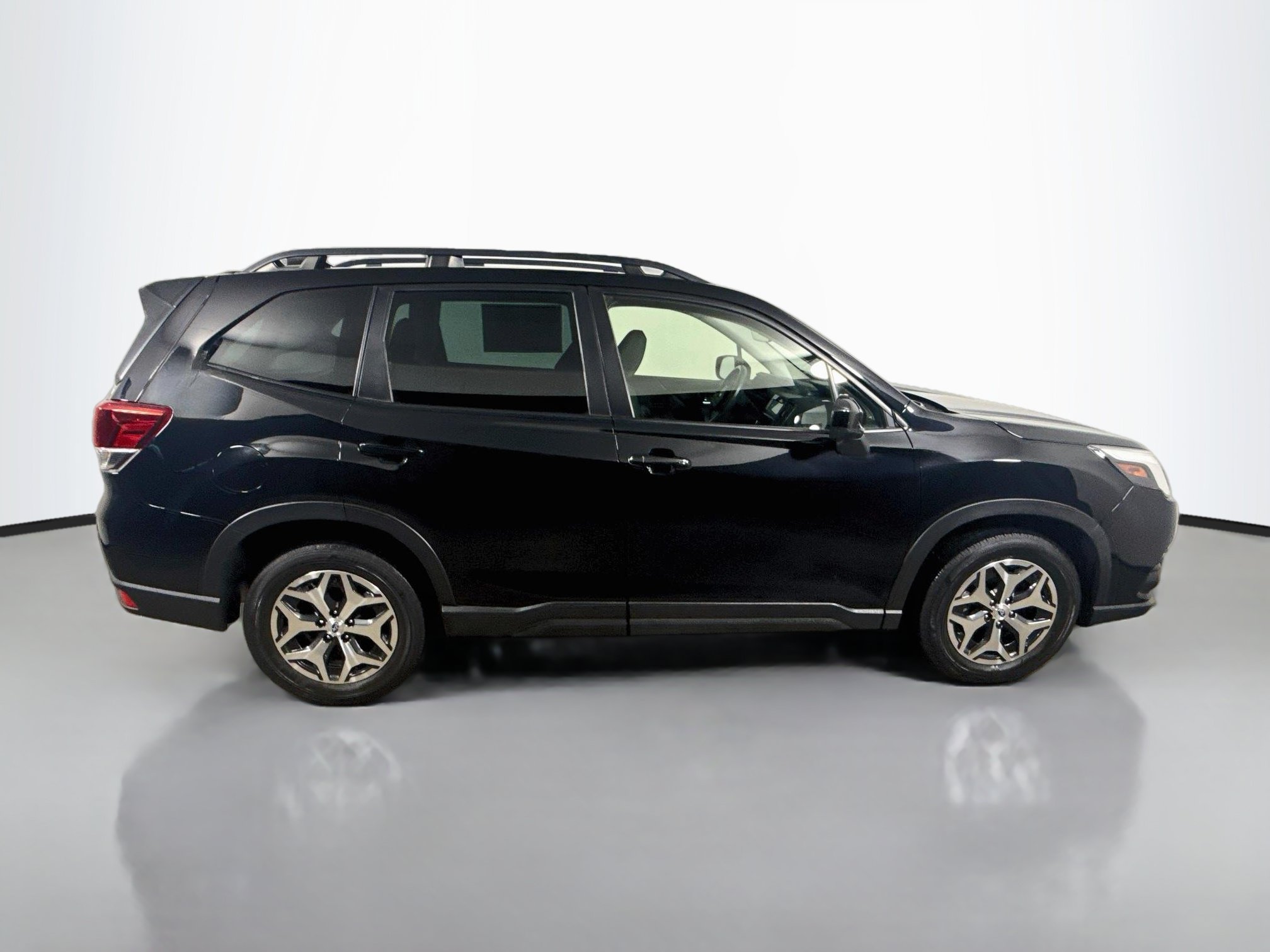 Used 2023 Subaru Forester Premium AWD/4WD image 8