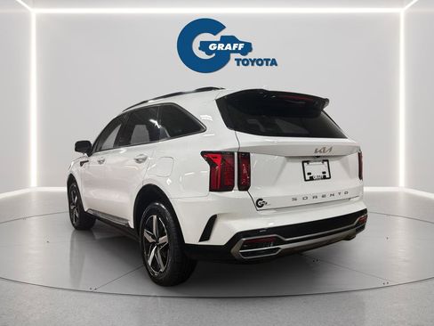 Used 2022 Kia Sorento S FWD image 9