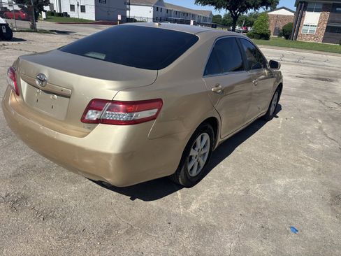 Used 2011 Toyota Camry LE w/ LE Extra-Value Pkg FWD image 6