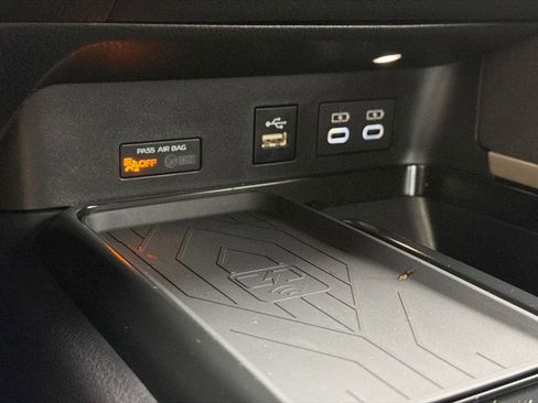 Used 2025 Toyota Camry LE w/ Convenience Package image 27