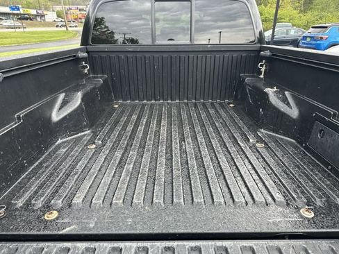 Used 2020 Toyota Tacoma SR AWD/4WD image 23
