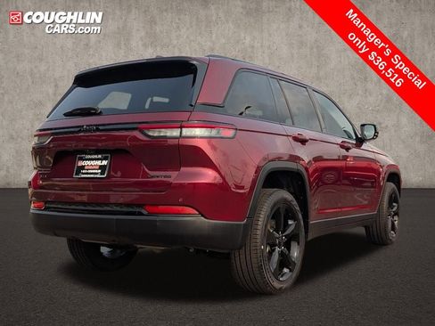 Used 2024 Jeep Grand Cherokee Limited w/ Black Appearance Package image 8