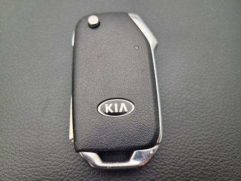 Used 2020 Kia Soul LX image 32