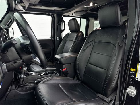 Used 2023 Jeep Wrangler Unlimited Sahara w/ Cold Weather Group image 21