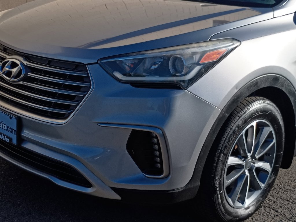 Used 2017 Hyundai Santa Fe SE w/ Cargo Package AWD/4WD image 11