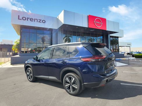 New 2025 Nissan Rogue SL w/ SL Premium Package image 5