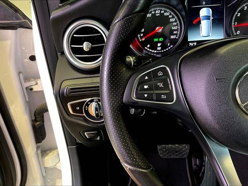 Used 2018 Mercedes-Benz GLC 300 4MATIC w/ Multimedia Package image 12