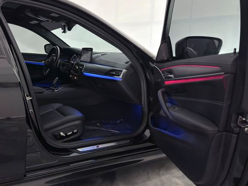 Used 2021 BMW M550i xDrive w/ Dynamic Handling Package AWD/4WD image 25