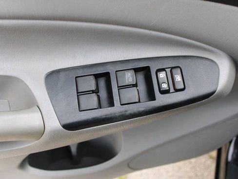 Used 2015 Toyota Tacoma TRD Pro w/ TRD Sport Package image 19