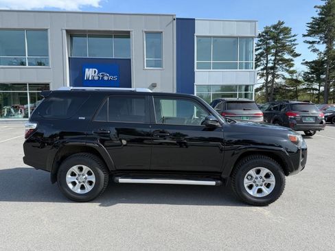 Used 2017 Toyota 4Runner SR5 AWD/4WD image 7