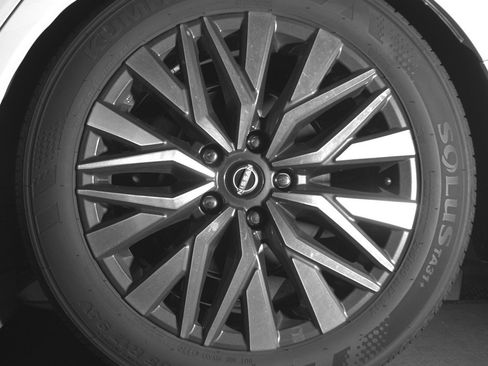 Used 2025 Nissan Altima 2.5 SV image 14