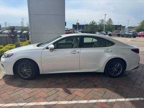 Used 2018 Lexus ES 350 w/ Navigation System Package FWD image 3