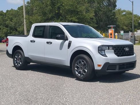New 2026 Ford Maverick XLT w/ XLT Luxury Package FWD image 2