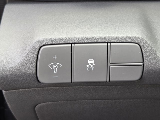 Used 2025 Hyundai Elantra SEL FWD image 34