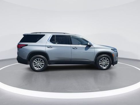 Used 2023 Chevrolet Traverse LT AWD/4WD image 9
