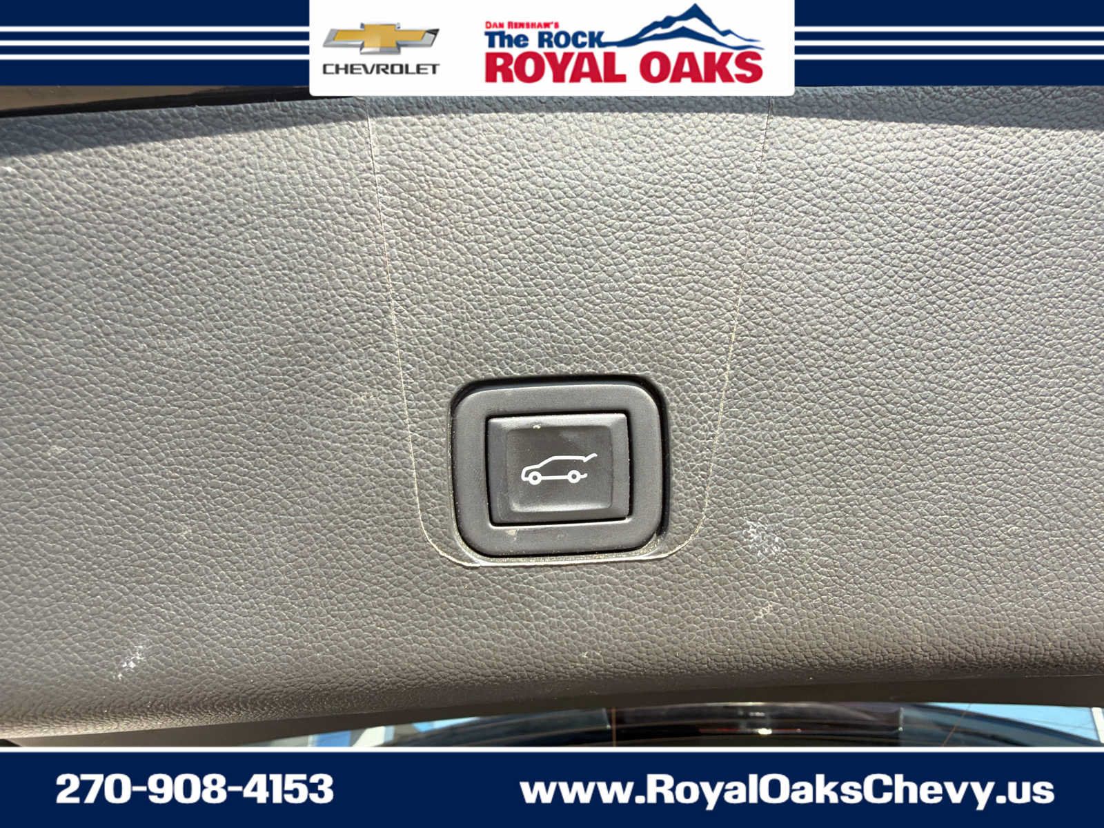 Used 2023 Chevrolet Traverse LT w/ LT Premium Package AWD/4WD image 28