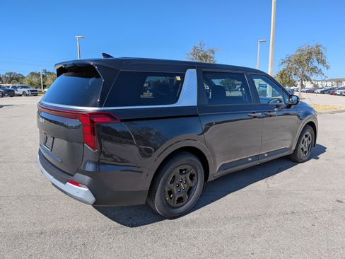 New 2026 Kia Carnival LXS image 5