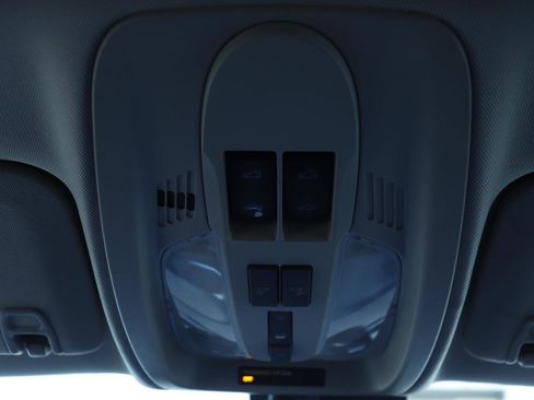 Used 2011 Chevrolet Equinox LT w/ Driver Convenience Package image 22