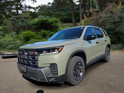 New 2026 Honda Pilot TrailSport image 4