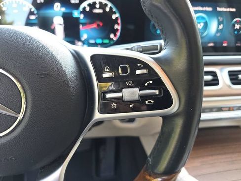 Used 2021 Mercedes-Benz GLS 450 4MATIC image 16