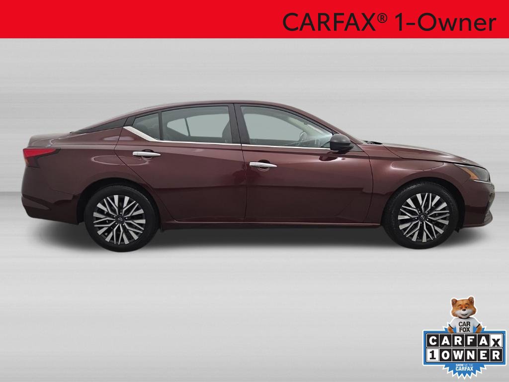 Used 2025 Nissan Altima 2.5 SV FWD image 2