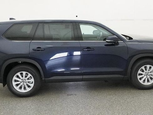 New 2026 Toyota Grand Highlander XLE FWD image 24
