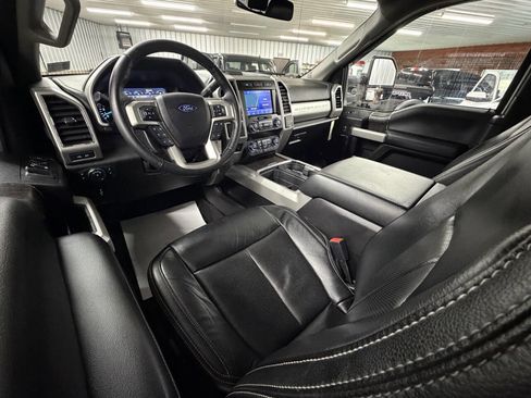 Used 2020 Ford F350 Lariat w/ Chrome Package image 11