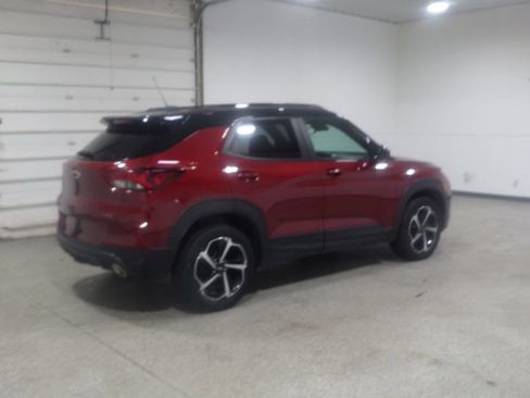 Used 2023 Chevrolet TrailBlazer RS w/ Sun and Liftgate Package AWD/4WD image 4