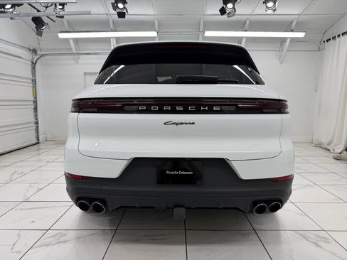 Certified 2025 Porsche Cayenne image 13