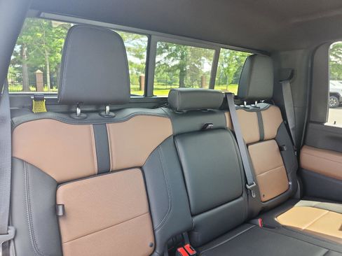 Used 2022 Chevrolet Silverado 2500 High Country w/ Safety Package II AWD/4WD image 13