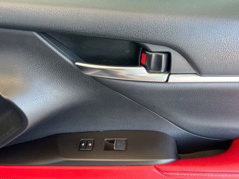 Used 2022 Toyota Camry XSE FWD image 21
