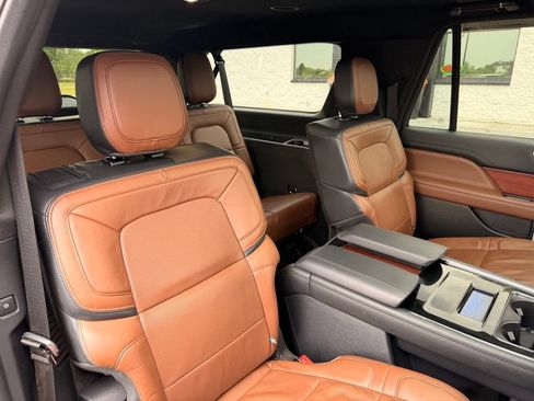 Used 2022 Lincoln Navigator L Reserve AWD/4WD image 30