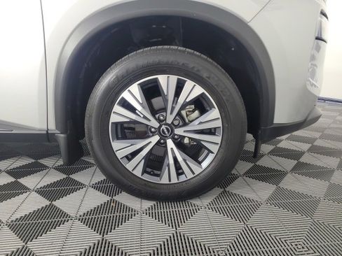 Used 2023 Nissan Rogue SV image 15