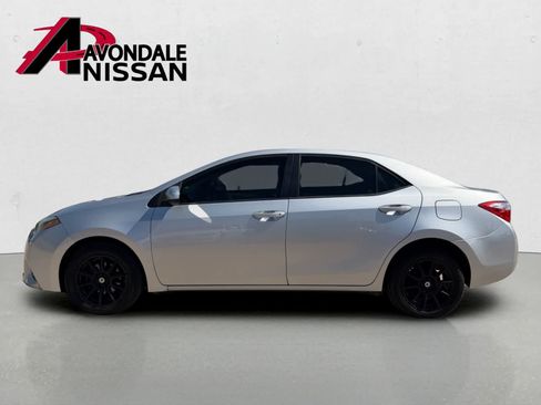 Used 2016 Toyota Corolla LE FWD image 3